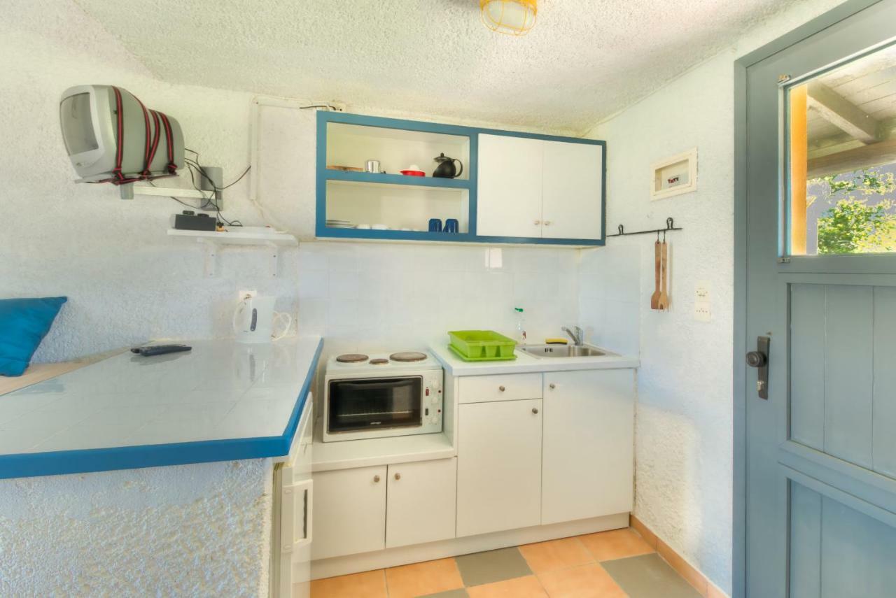 Lefkes Apartments 2 Ахарави Екстериор снимка